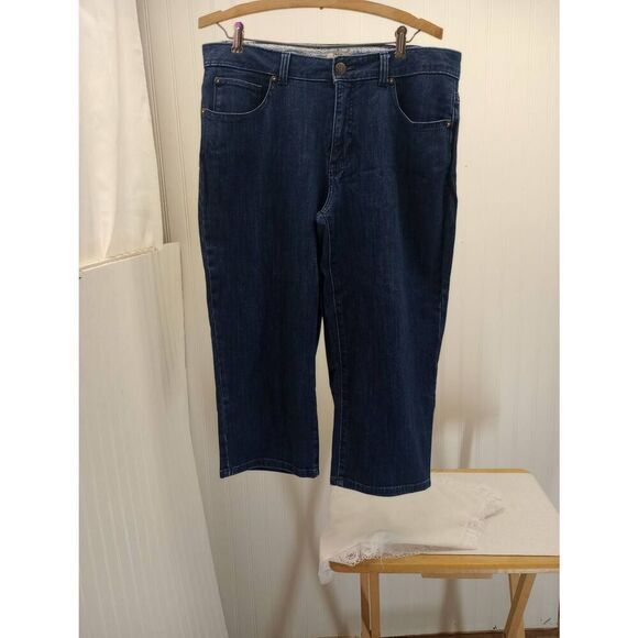 IZOD dark wash, mid-high rise Capri - cropped jeans size 12 - Picture 2 of 4